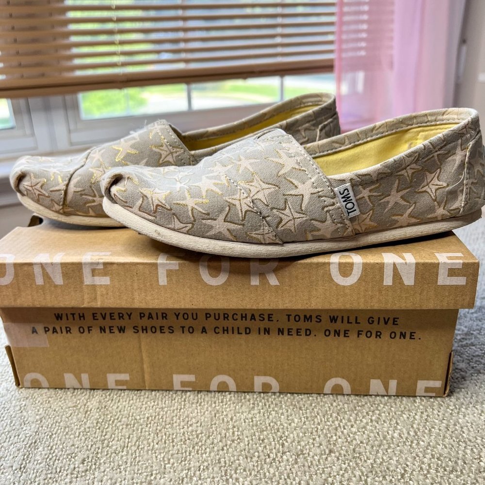 TOMS | Alpargata Slip-On (Women 8) - Oxford Tan/Gold Foil Starfish